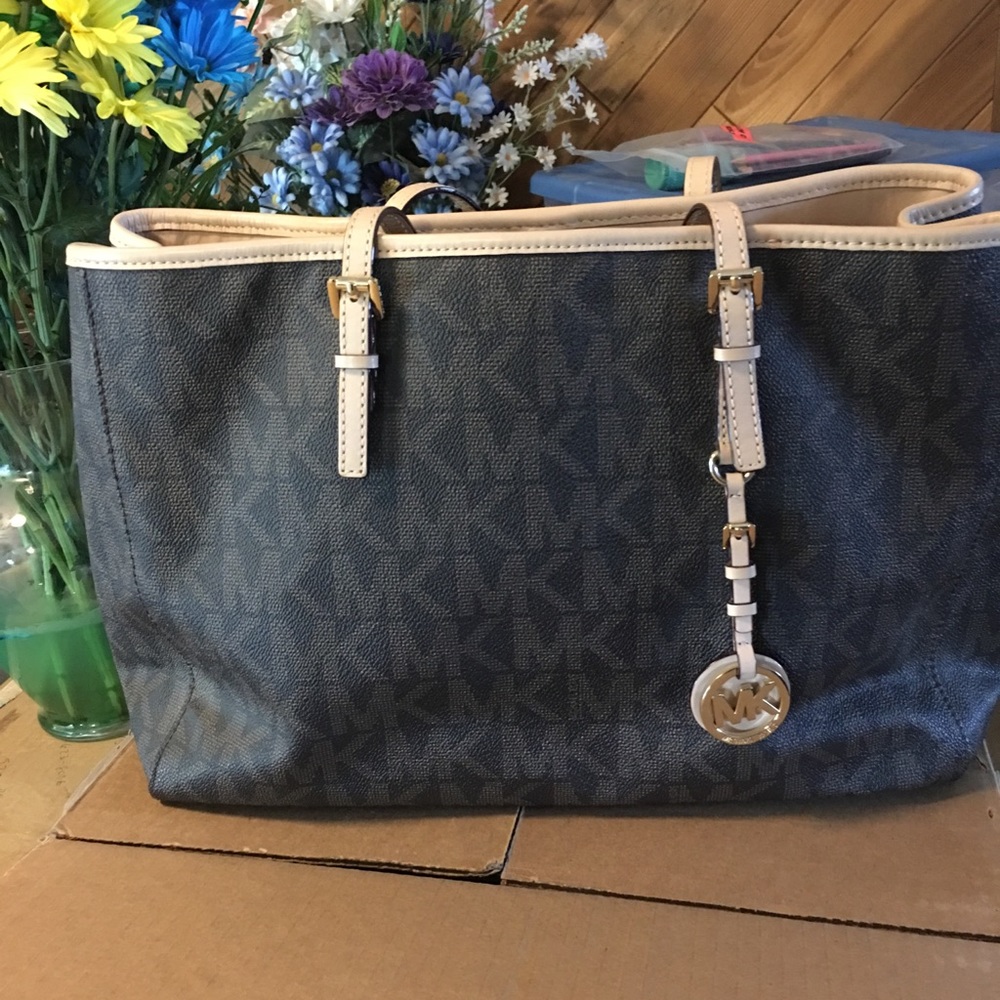Michael Kors tote